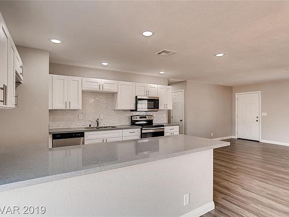 4th image of 4650 E Colorado Ave