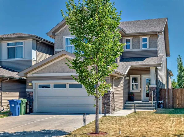 17 W Walgrove Mnr SE, Calgary, AB T2X 4C8