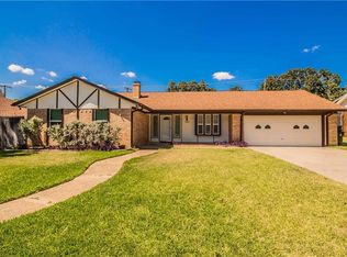604 Cumberland Dr, Hurst, TX 76054