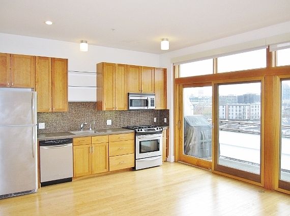 1st image of 1919 NW Quimby St APT 602