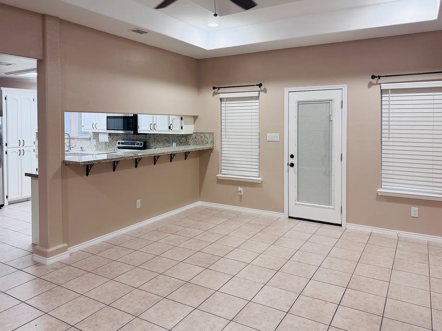 3 bed, 1639 sqft, $2,000 — Photo 2