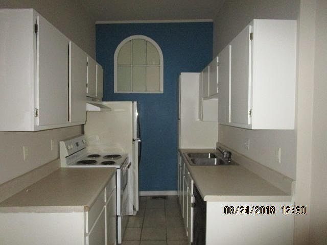 2nd image of 2215 W Grace St