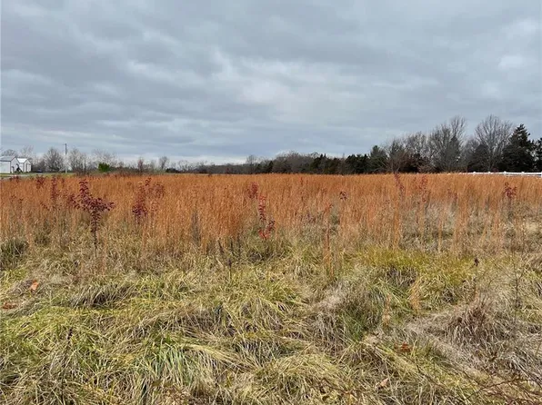 6 Dietrich Rd, Foristell, MO 63348