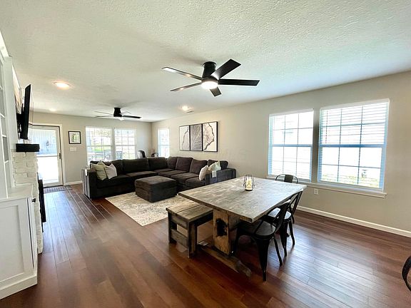4th image of 3175 Apple Valley Dr