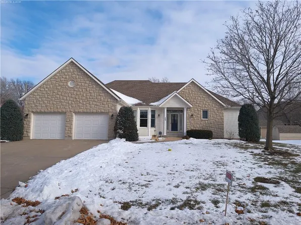 703 S Mulberry St, Louisburg, KS 66053