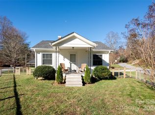 25 Glazener Rd, Brevard, NC 28712