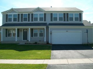 365 Hawthorn Ln, Antioch, IL 60002