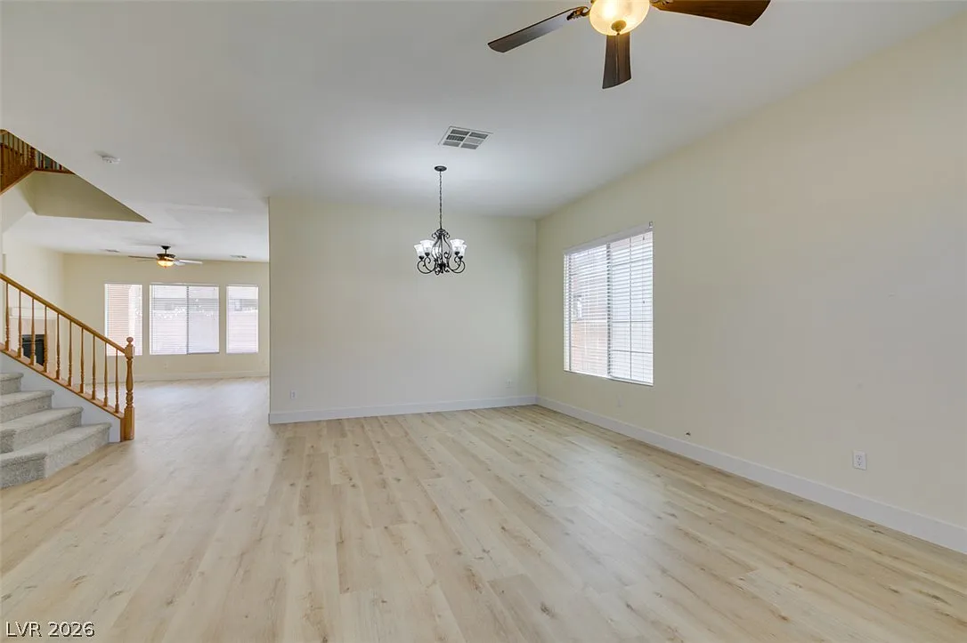 5 bed, 4.0 bath, 3395 sqft, $2,700 — Photo 3