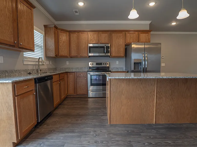 1914 Booker Cir — Photo 4