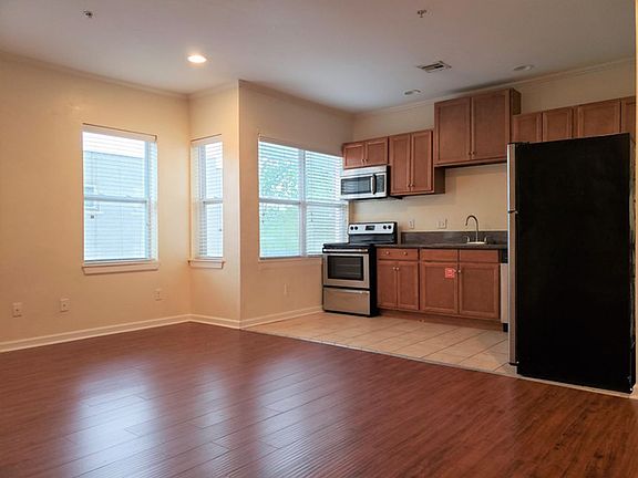 2nd image of 910 NW 13th St APT 12