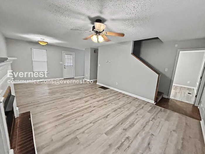 1104 Oak Creek Trl — Photo 6