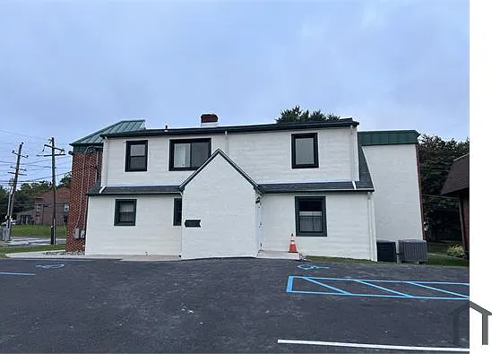2 bed, 1200 sqft, $2,200 — Photo 3
