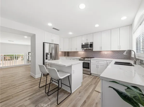 25710 Holiday Cir APT C, Stevenson Ranch, CA 91381