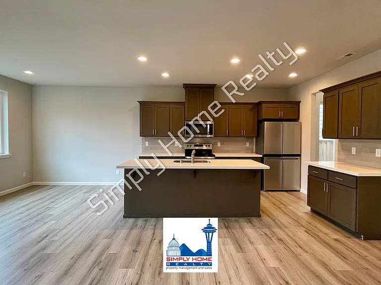 6653 Percy Ln SE — Photo 5