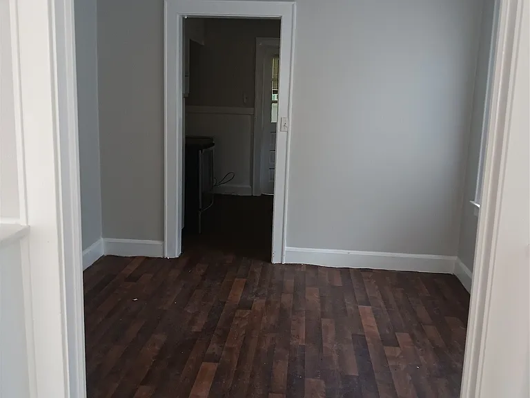 446 Heustess St — Photo 7
