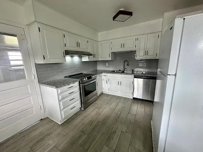 1752 Diane Dr — Photo 5