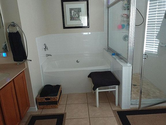 En-suite Bath Master