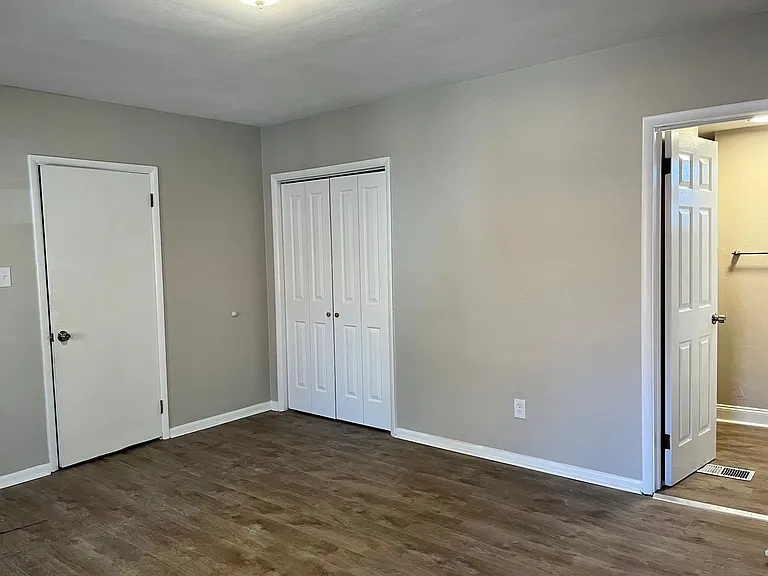 1409 Tinsbury Street — Photo 5