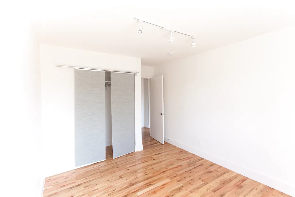 Building Photo - 201 Avenue 55 #201