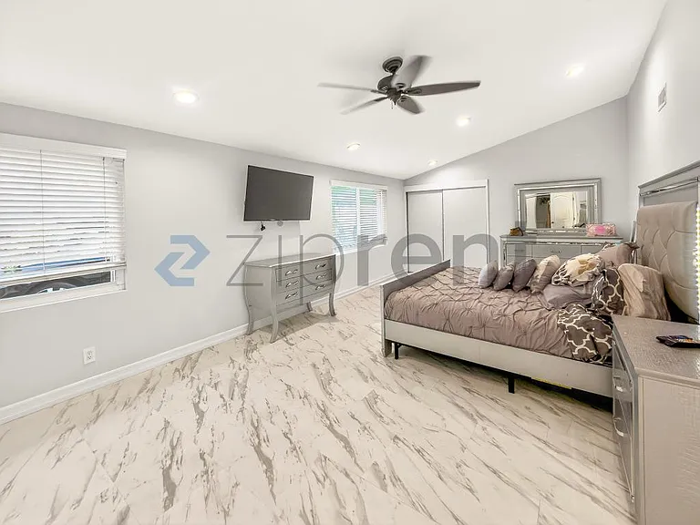 20520 Rhoda St #1 — Photo 25