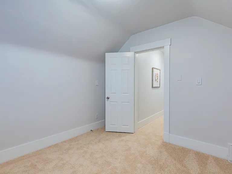 481 W 19th Ave — Photo 24