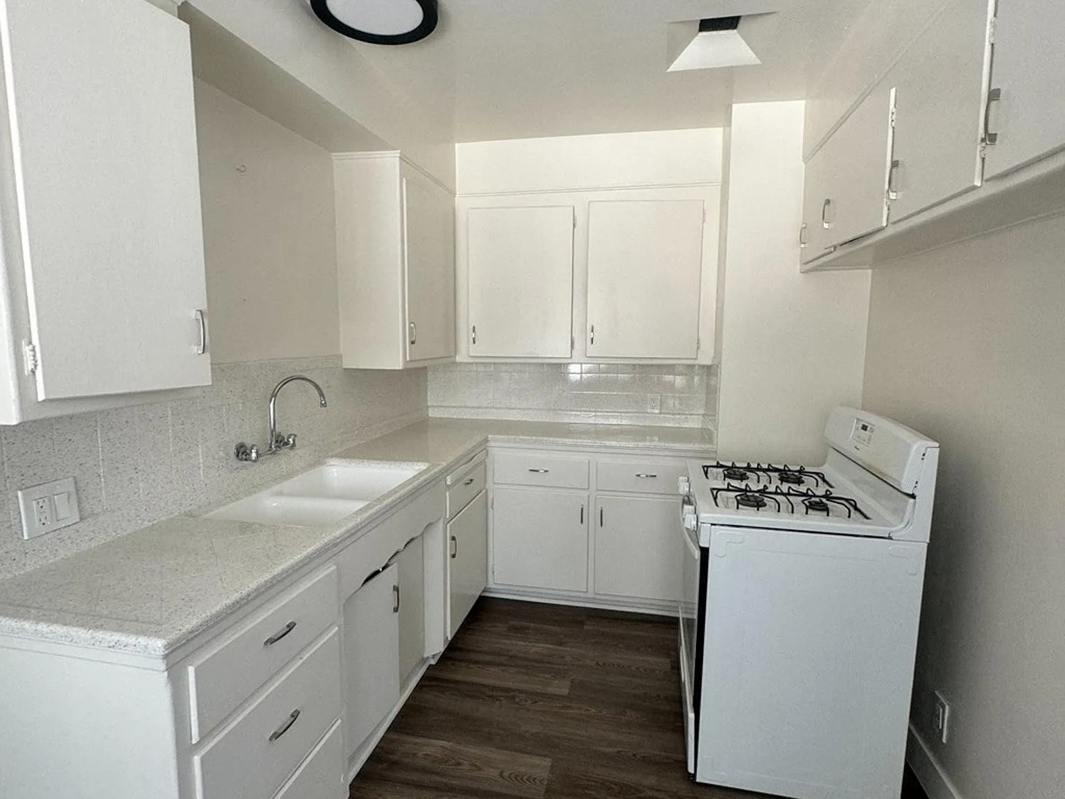 822 N. Austin Ave. — Photo 3