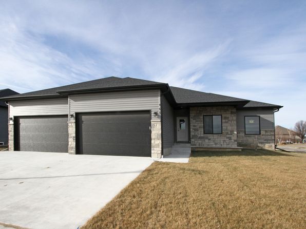 467 Half Moon Dr