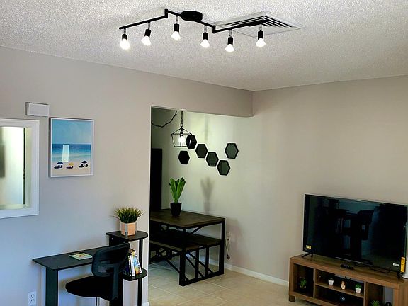 4th image of 3317 NE Jeannette Dr #3317