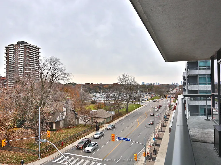 1 Hurontario St #514 — Photo 12