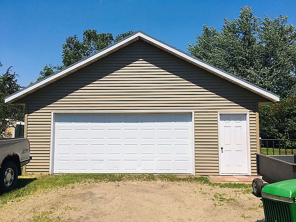 Detached garage/shed 