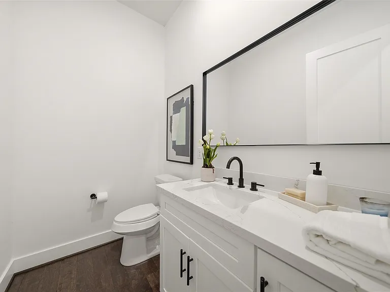 5024 Winnetka St #A — Photo 11