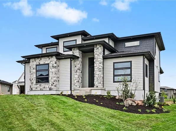 12502 183rd Ter, Overland Park, KS 66013