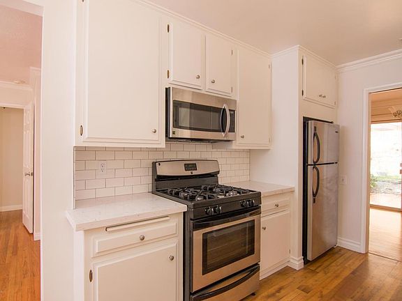 2nd image of 4015 Vista Ct