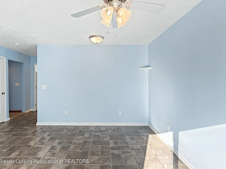 6174 Rutherford Ave — Photo 11