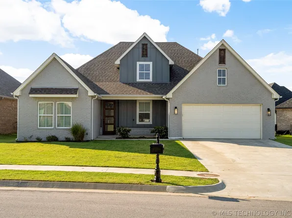 3050 N Briarwood Ave, Catoosa, OK 74015