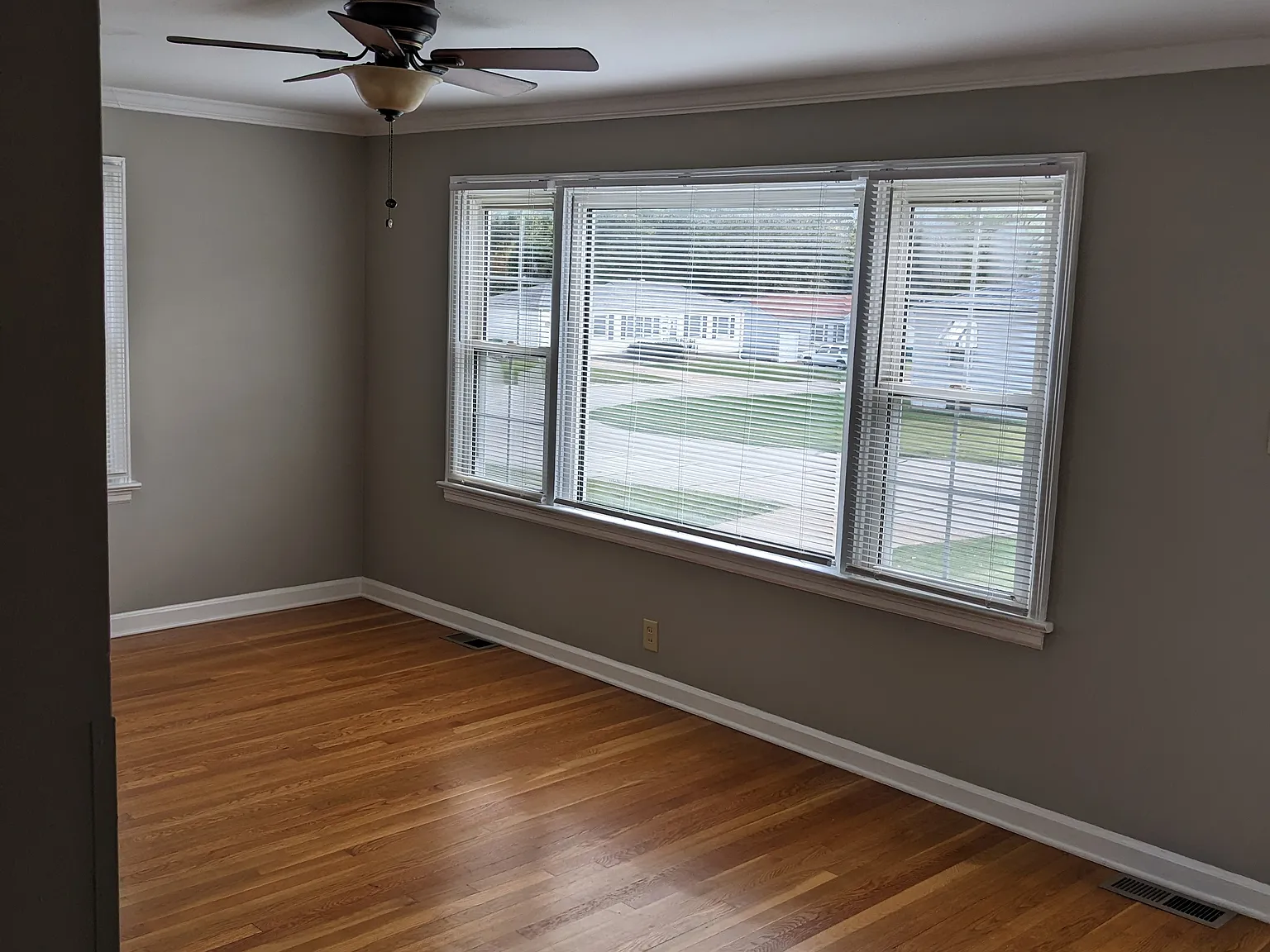 2 bed, 1001 sqft, $1,050 — Photo 3
