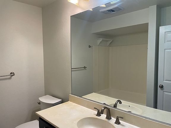 5th image of 412 N Bellflower Blvd Unit 202
