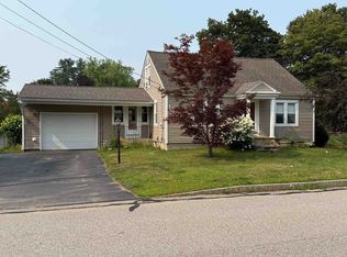 18 Grove St, Rochester, NH 03868