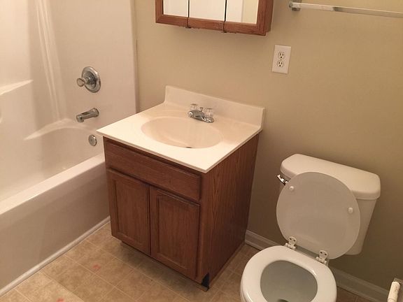 3rd image of 3515 Lynhaven Dr