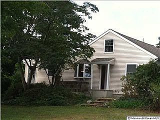 1st image of 936 Everett St