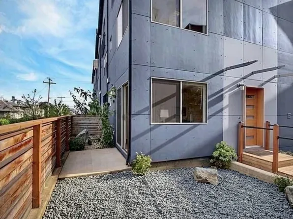 566 Galer St APT C, Seattle, WA 98109