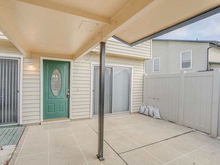 1724 Townhall Ln #1724 — Photo 2