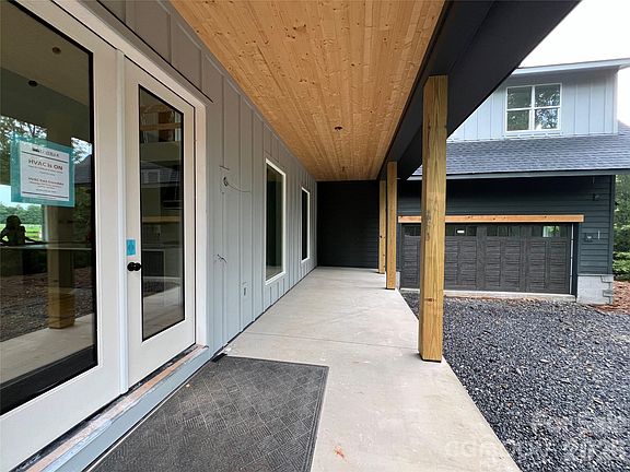 5th image of 2303 Paddock Cir