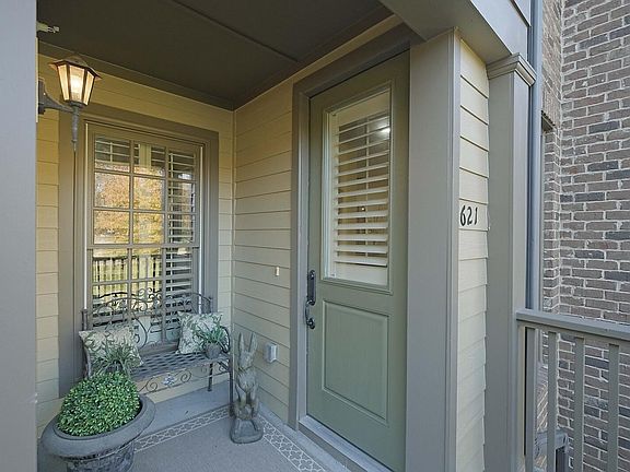 2nd image of 621 Grant Park Ct