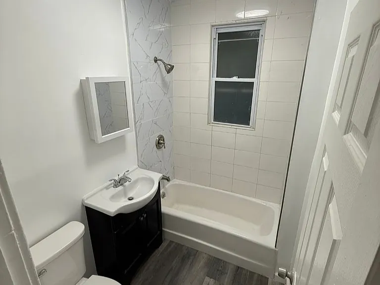 20 Read St #2 — Photo 11