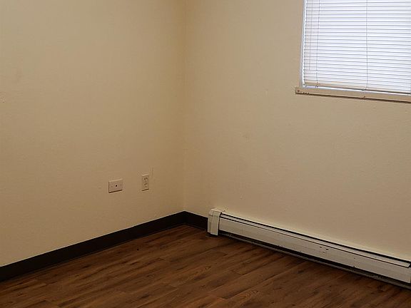 4th image of 2859 Elm Cir #17
