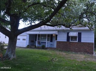 107 Bolingbroke Court, Toms River, NJ 08757