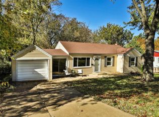 7720 Circle Dr, Saint Louis, MO 63121