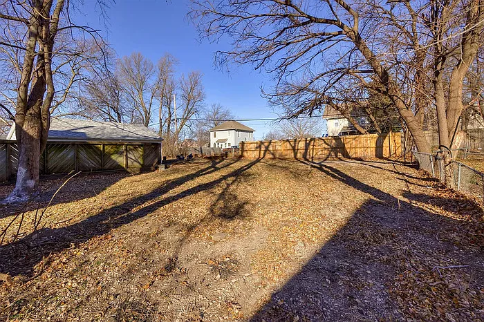 1332 E Sheridan Ave — Photo 20