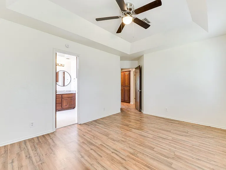 1829 Courtney Ln — Photo 10